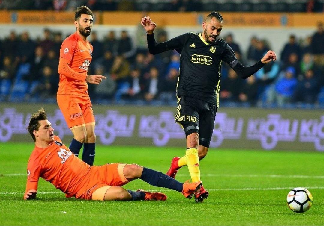 Spor Toto S&uuml;per Lig: Medipol Başakşehir: 1 - Evkur Yeni Malatyaspor: (ilk Yarı)