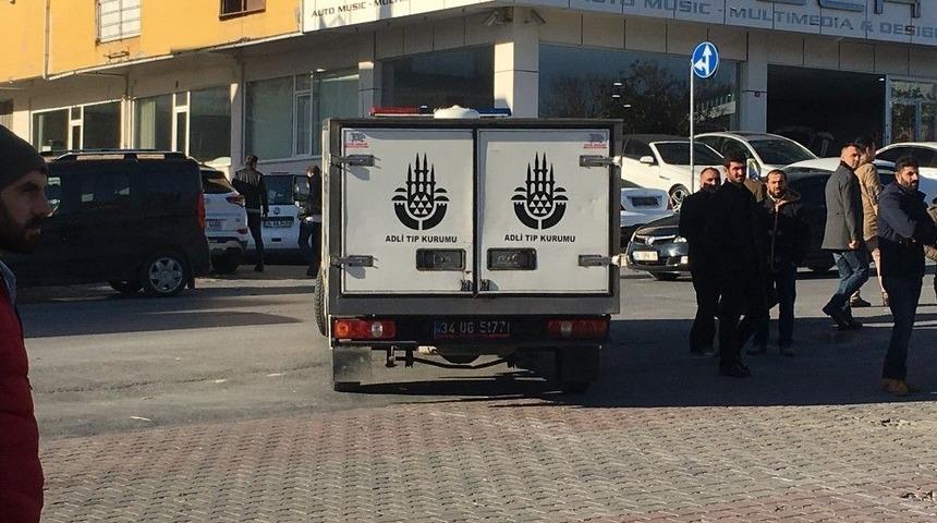 Şile&rsquo;deki Evinde Cinayete Kurban Giden Y&ouml;netmenin Cenazesi Adli Tıptan Alındı