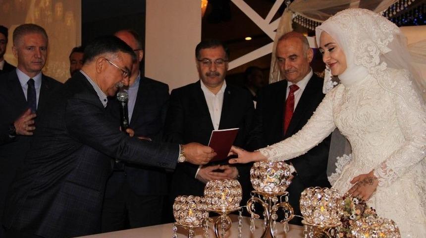 Bakan Yılmaz, Nikah Şahidi Oldu