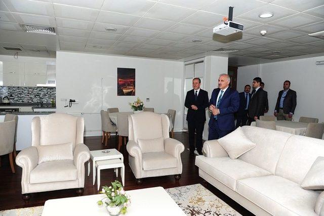 Vali Zorluoğlu, İlbank Van Bölge Müdürlüğünü Ziyaret Etti
