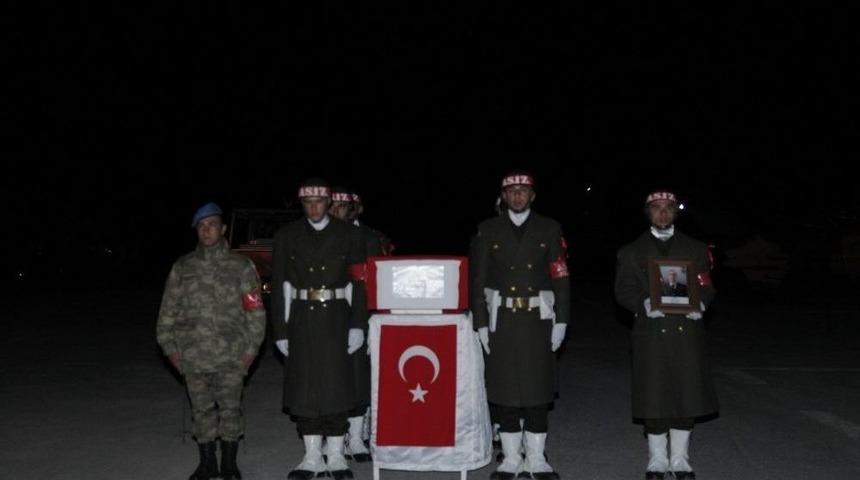 &Ccedil;ukurca&rsquo;da Şehit Olan 2 Asker İ&ccedil;in T&ouml;ren D&uuml;zenlendi