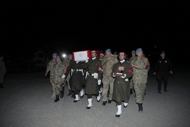 &Ccedil;ukurca&rsquo;da Şehit Olan 2 Asker İ&ccedil;in T&ouml;ren D&uuml;zenlendi 2