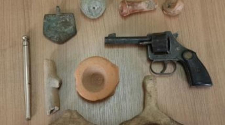 Tarihi Eser Operasyonunda Suikast Tipi Kalem Tabanca Ele Ge&ccedil;irildi