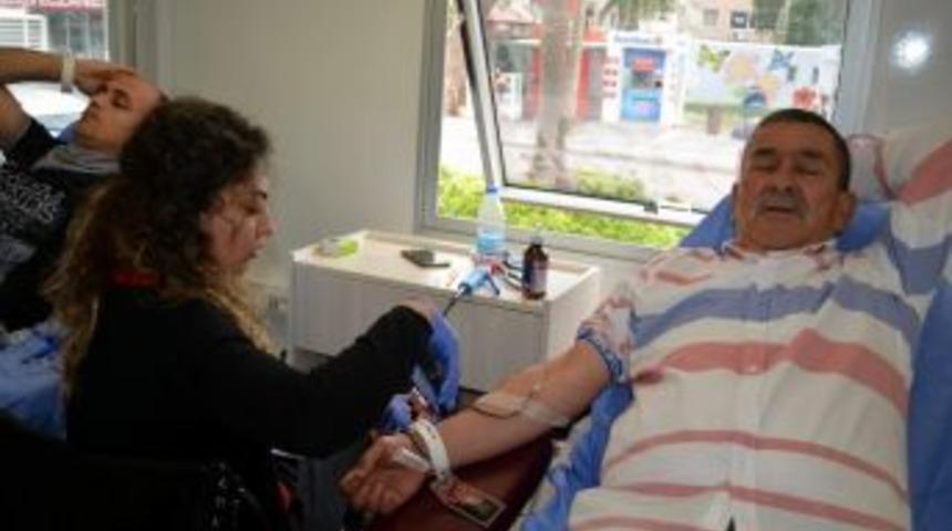 Didim De Kan Bağışı S&uuml;r&uuml;yor