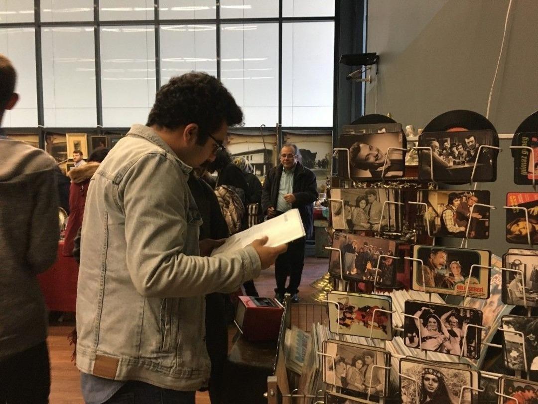 Osmanlı D&ouml;neminden Kalma 300 Bin Liralık Taht Dikkat &Ccedil;ekti