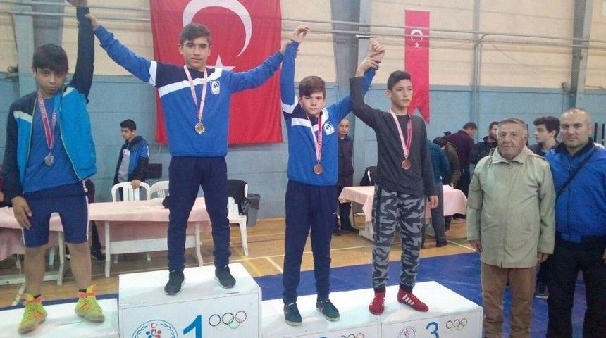 Yunusemreli Güreşçiler Turnuvaya Damga Vurdu