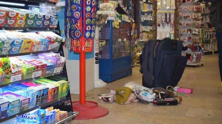 Markette Ş&uuml;pheli Valiz Paniği