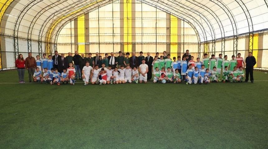 Mahalle Ligi Futbol Turnuvası Kaymakam Ve Belediye Başkanının Vuruşu İle Başladı