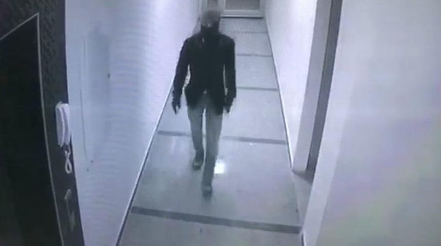 Y&uuml;z&uuml; Kapalı Saldırgan Her Yerde Aranıyor