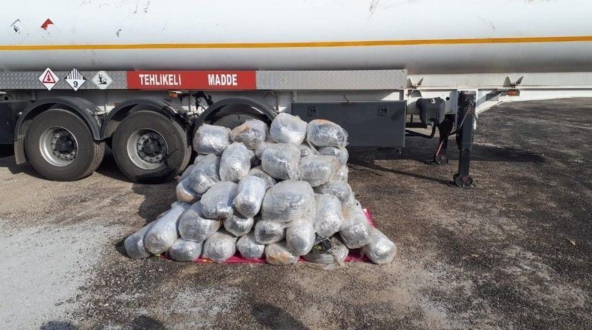 Mersin&rsquo;de 400 Kilo Esrar Ele Ge&ccedil;irildi