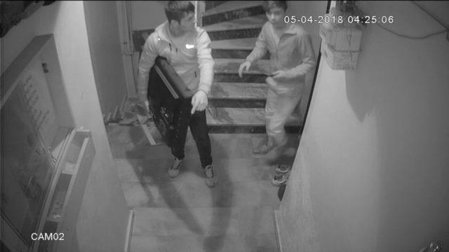 (&ouml;zel) Balkondan Girdikleri Evin Kapısından &Ccedil;ıktılar 1