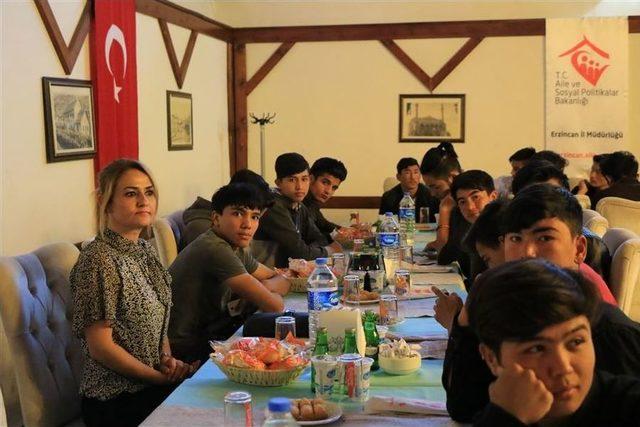 Vali Yardımcısı Baştürk, Yabancı Uyruklu Çocuklarla Buluştu