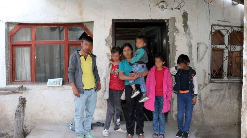 Van&rsquo;da Terk Edilen 6 Kardeşin Durumu Y&uuml;rek Burkuyor