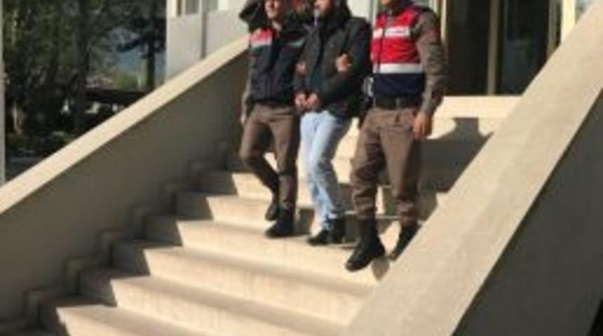 Dolandırıcılıktan Aranan Zanlıyı Jandarma Yakaladı