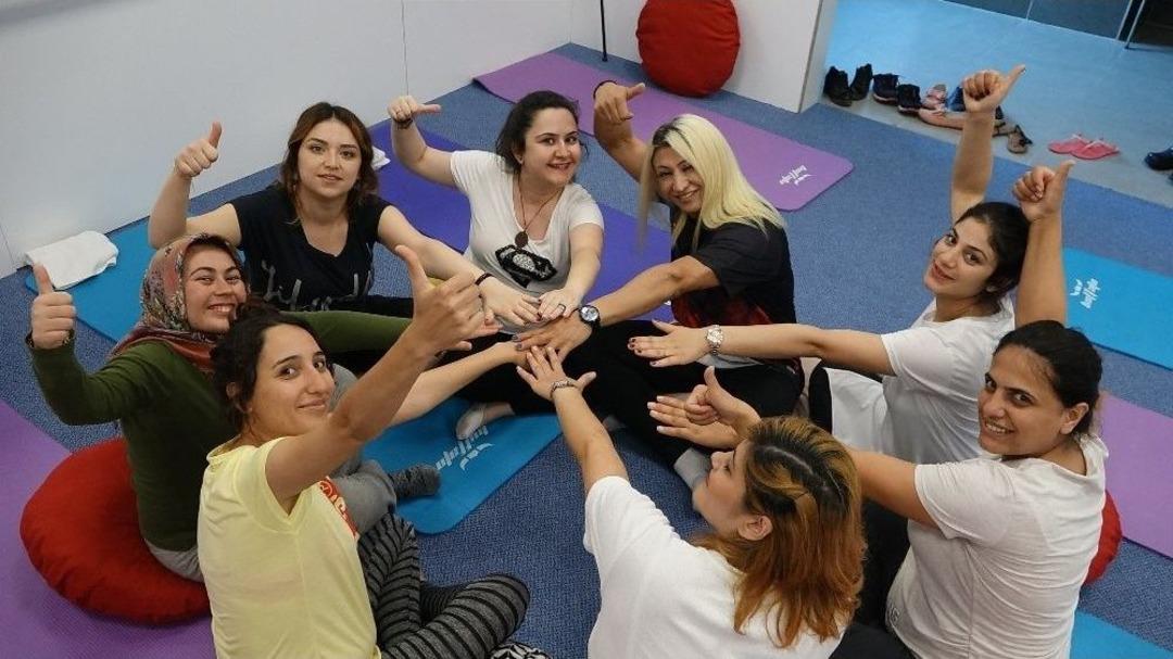 Anne Adayları Normal Doğum Korkusunu &rsquo;gebe Okulu&rsquo;nda Yeniyor