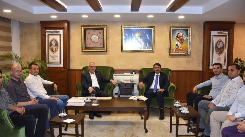 Şehzadeler&rsquo;de Beklenen Kentsel D&ouml;n&uuml;ş&uuml;mde &Ccedil;alışmalar Başladı