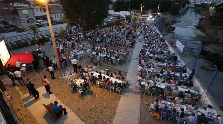 Bereket Sofrası Roman Mahallesinde Kuruldu