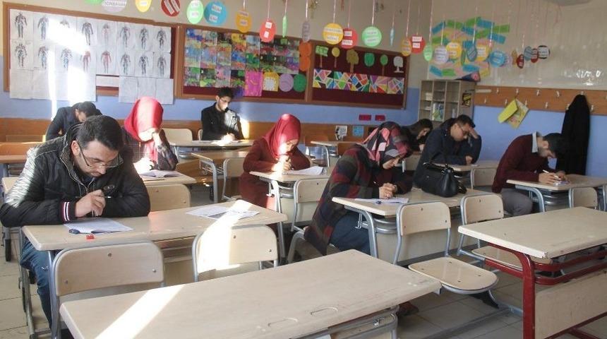 Silopi&rsquo;de Aday &Ouml;ğretmenlere Y&ouml;nelik Deneme Sınavı