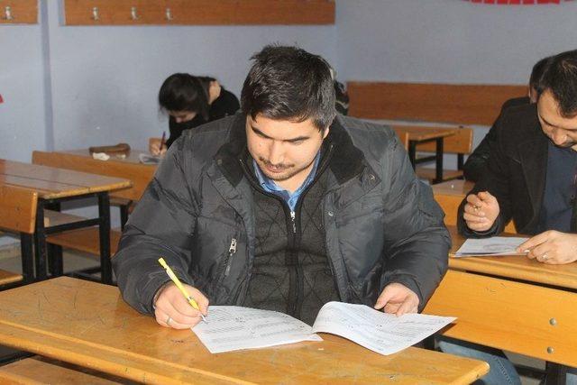 Silopi’de Aday Öğretmenlere Yönelik Deneme Sınavı