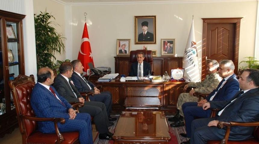 T&uuml;rkiye Petrolleri M&uuml;d&uuml;r&uuml; Aslandere, Vali Kalkancı&rsquo;yla Bir Araya Geldi