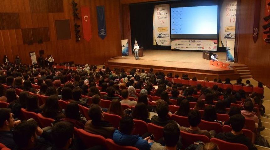 Kişisel Gelişim Zirvesi&rsquo;17 Akm&rsquo;de &Ouml;ğrencilerle Buluştu