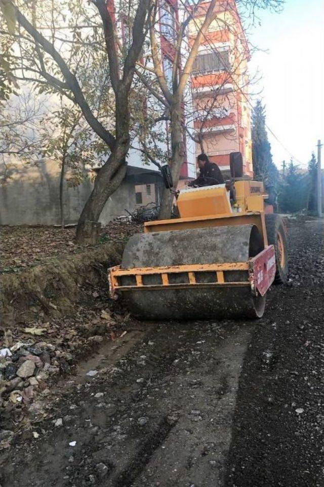 Süleymanpaşa Belediyesi Yol Yapım Harekâtına Devam Ediyor