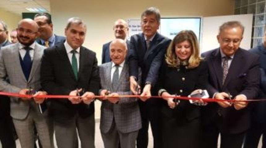 T&uuml;rkiye&rsquo;nin Yerli Ve Milli İlk Robotik Fak&uuml;lte Eczanesi