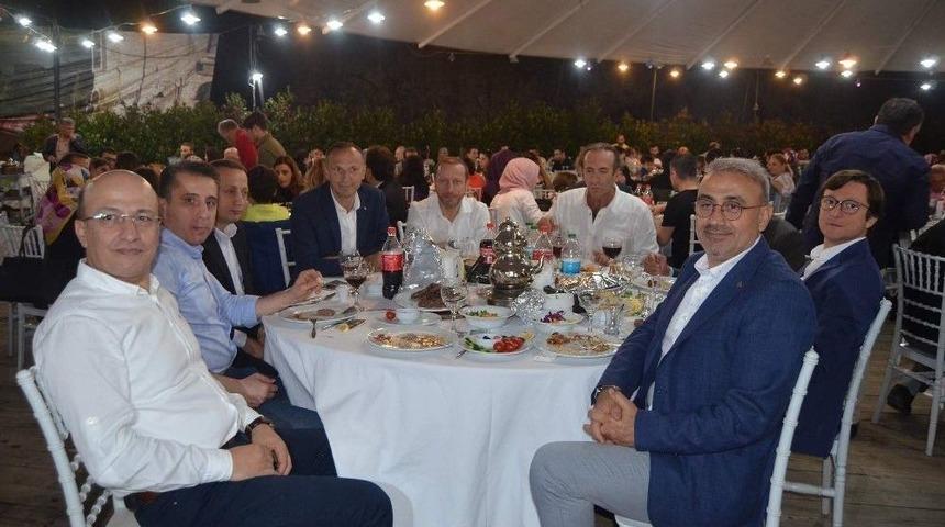 &Ouml;zel İmperial Hastanesi &Ccedil;alışanları 11. Geleneksel İftar Yemeğinde Bir Araya Geldi