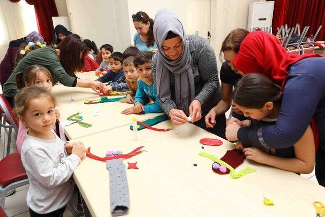 Bayraklı’da Kukla Şenliği