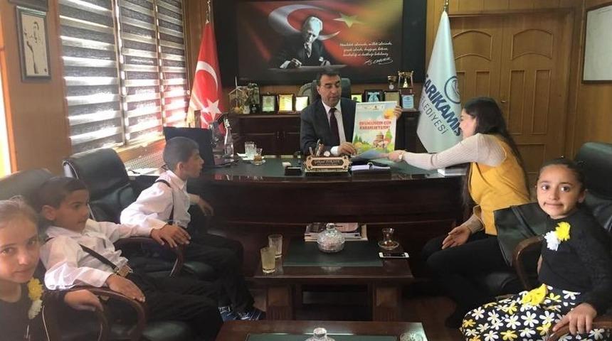 Başkan Toksoy&rsquo;dan Minik &Ouml;ğrencilere Destek