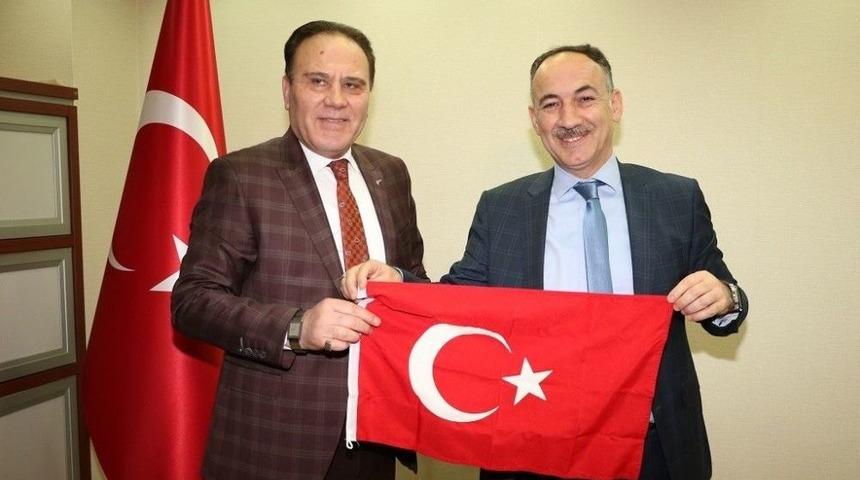 Saygılı: &ldquo;şehitlerimize Minnettarız&rdquo;