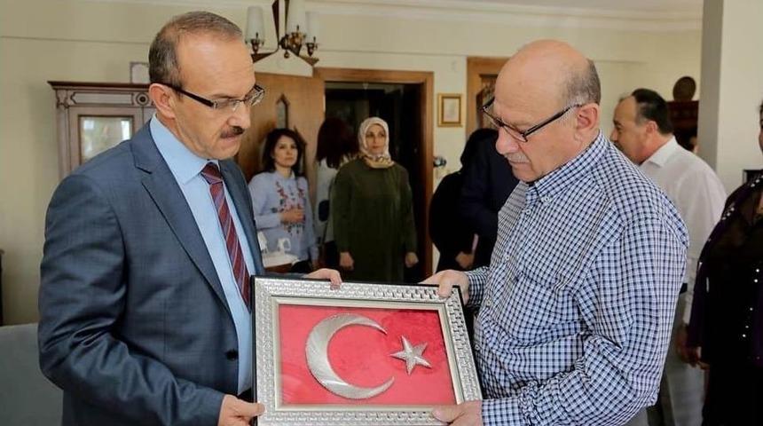 Vali Yavuz: "şehitlerimizin Emanetlerinin Her Zaman Yanındayız"