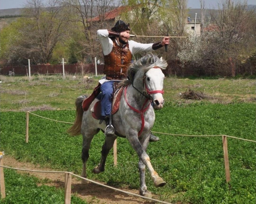 5 Bin Yıllık T&uuml;rk K&uuml;lt&uuml;r&uuml;n&uuml; Yaşatmaya &Ccedil;alışılıyor
