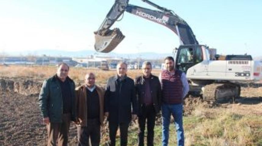 Suluova&rsquo;da Oto Galericiler Sitesinin İnşası Başladı