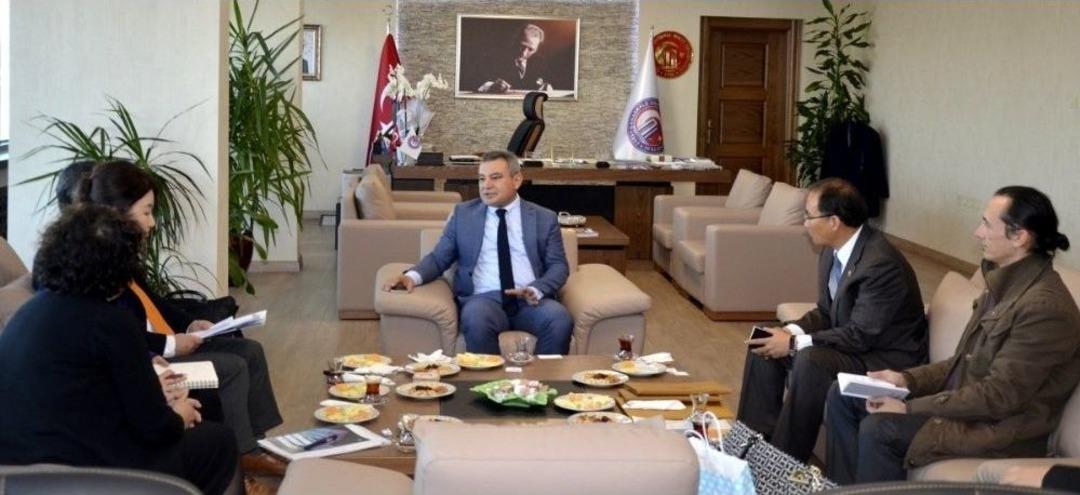 Kore Heyetinden Rekt&ouml;r Acer&rsquo;e Ziyaret