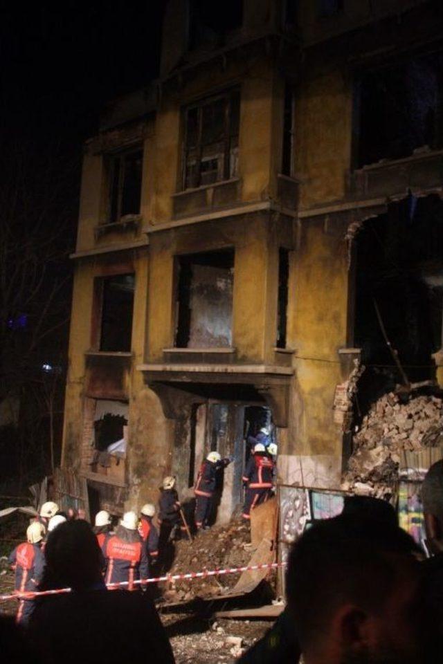 Beyoğlu’nda Metruk Bina Çöktü: 1 Ölü