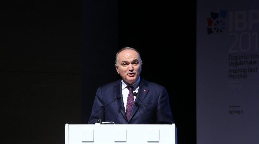 Bakan &Ouml;zl&uuml;, "dijital Teknolojinin Ulaştığı En Son Noktayı T&uuml;rkiye&rsquo;nin Otomobilinde G&ouml;r&uuml;c&uuml;ye &Ccedil;ıkaracağız"