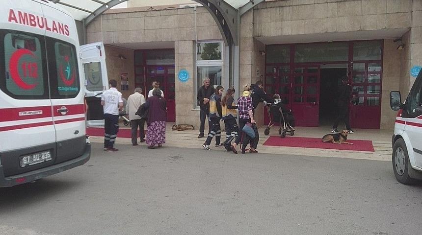 Yolcu Midib&uuml;s&uuml; İstinat Duvarına &Ccedil;arptı: 7 Yaralı