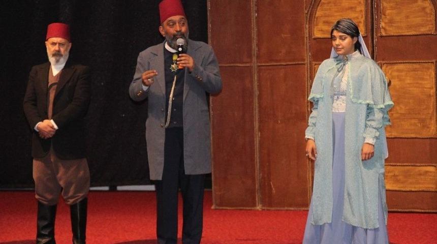 Elazığ&rsquo;da "usta" Oyunu Sahnelendi