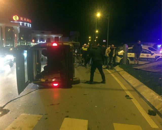 Sakarya’da Ticari Taksi İle Ticari Araç Çarpıştı: 1 Yaralı