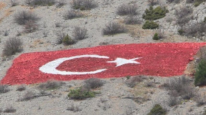 Polis Hatıra Ormanı Projesiyle 400 Fidan Toprakla Buluştu