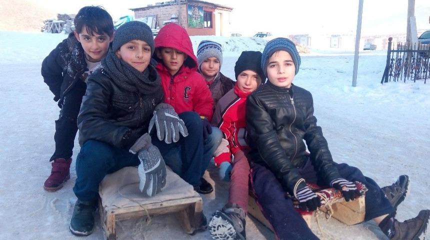 Erzurum&rsquo;da &Ccedil;ocukların Kızak Keyfi