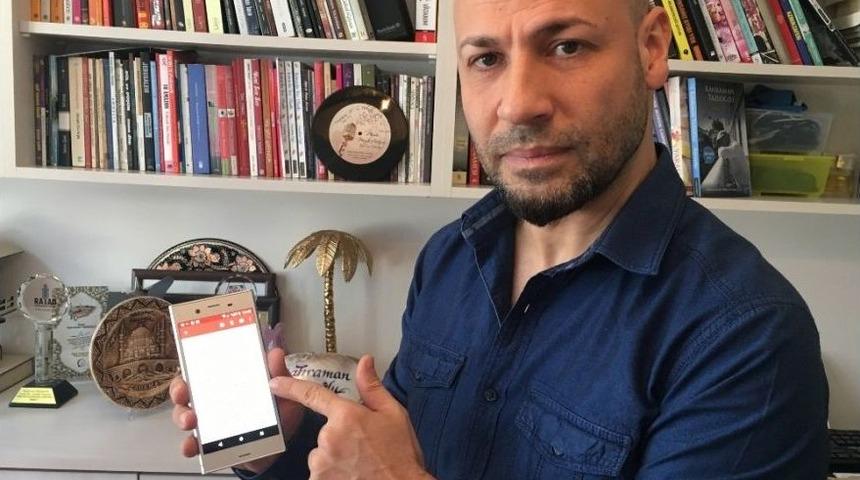 (&ouml;zel) &Uuml;nl&uuml; Yazarın Kitabını &Ccedil;alan Hırsız Hayranı &Ccedil;ıktı