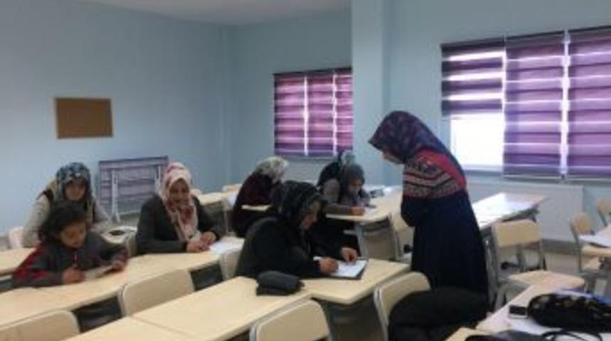 G&uuml;rpınarlı Kadınlar İ&ccedil;in Okuma Yazma Kursu
