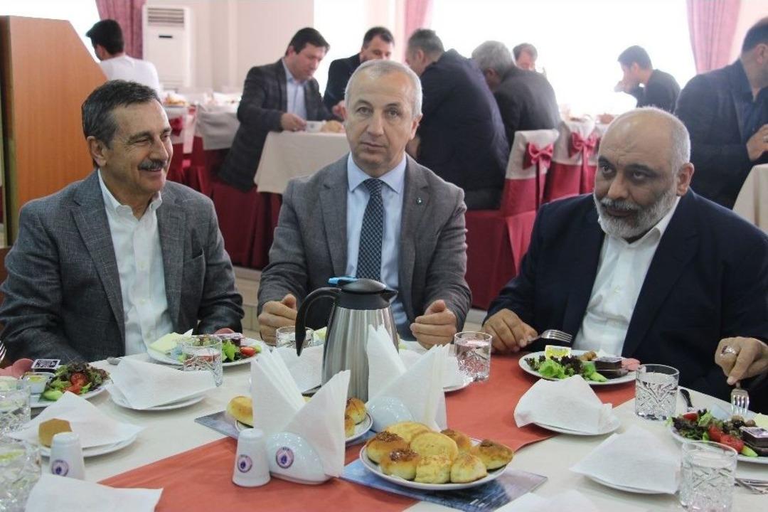 &rsquo;yetim Dayanışma G&uuml;nleri&rsquo; İ&ccedil;in Kahvaltıda Bir Araya Geldiler