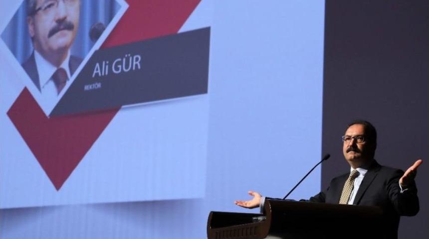 Ga&uuml;n&rsquo;de Dev Kariyer Zirvesi Başladı