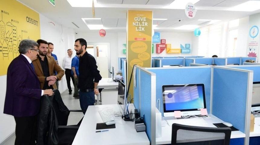 Vali Bilmez, Assist &Ccedil;ağrı Merkezi Ziyaret Etti