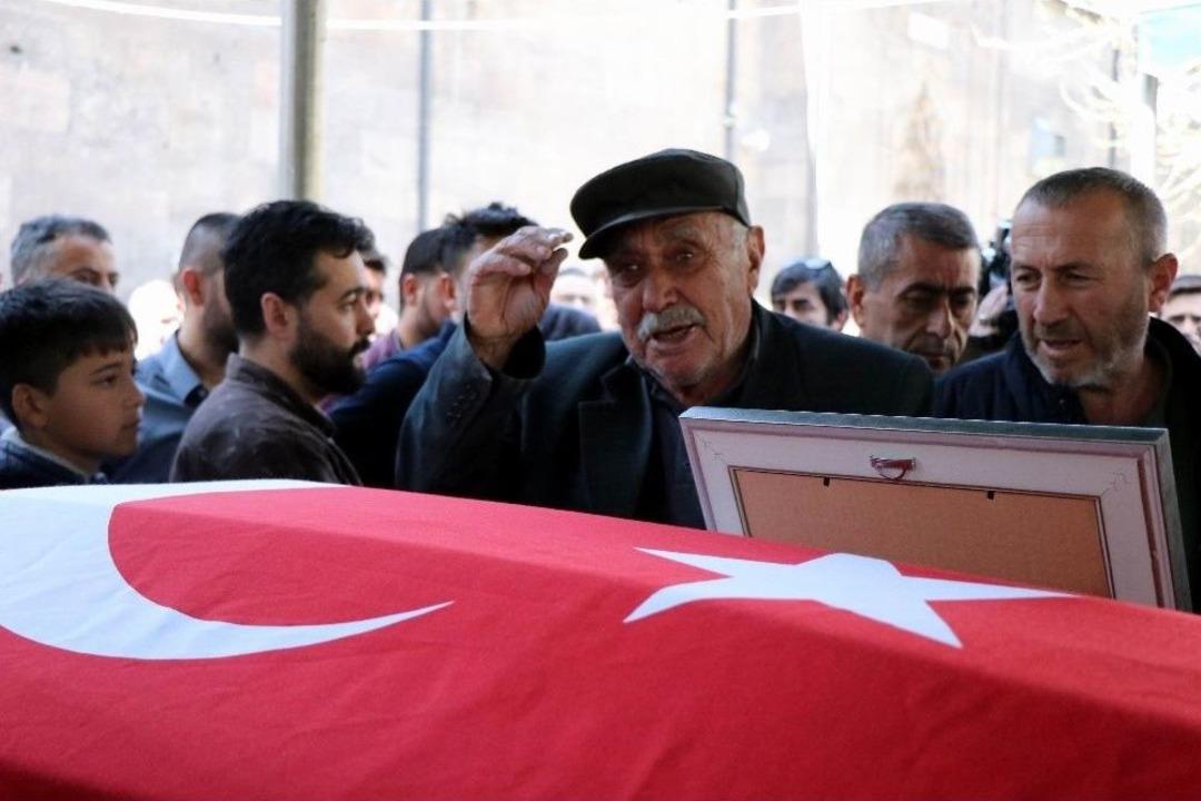 Eskişehir&rsquo;de &Ouml;ld&uuml;r&uuml;len Akademisyene G&ouml;z&uuml; Yaşlı Veda