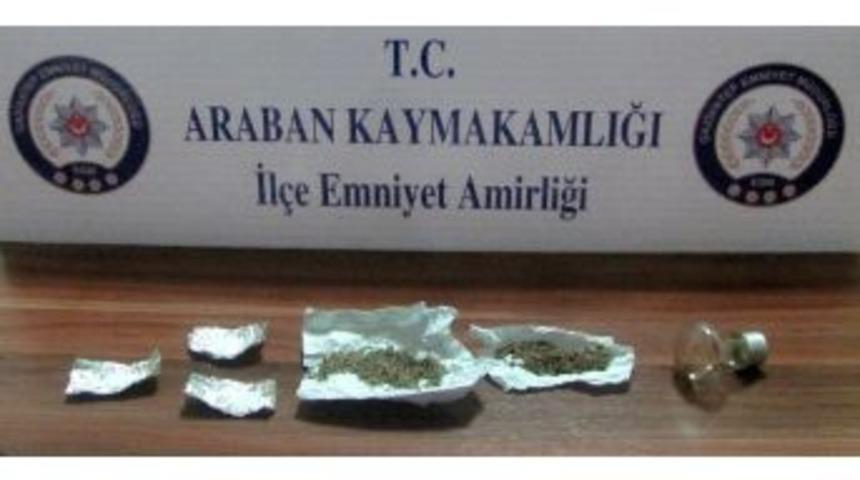 Araban Polisi Uyuşturucu Madde Yakaladı