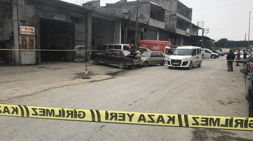 Alacak Verecek Meselesi Y&uuml;z&uuml;nden &Ccedil;ıkan Kavgada Kan Aktı: 2 Yaralı